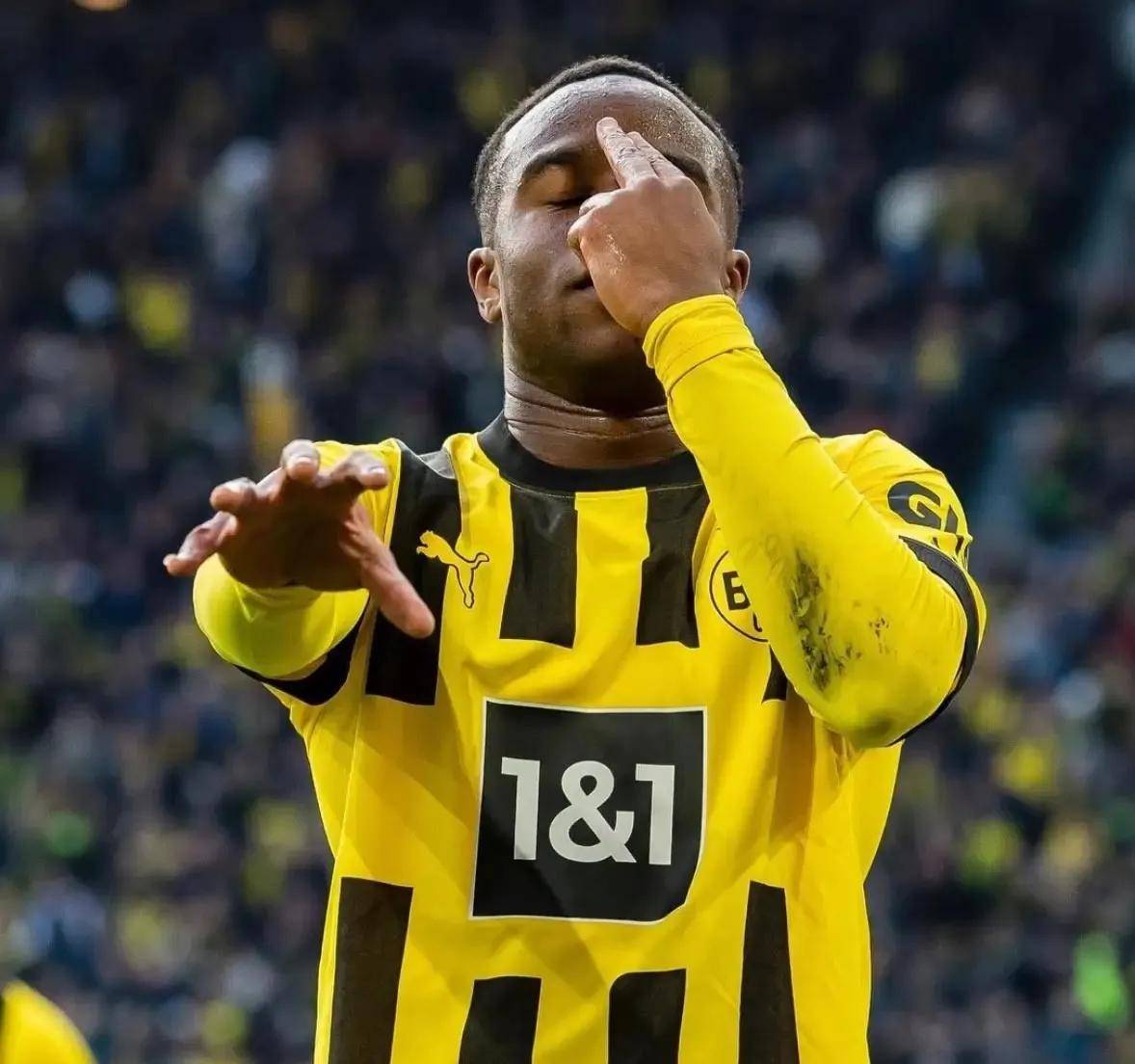 博鱼体育官网入口-今晨法甲传出新动向，埃因霍温更衣室发声，管理层表态：球迷炸锅，更衣室氛围转暖